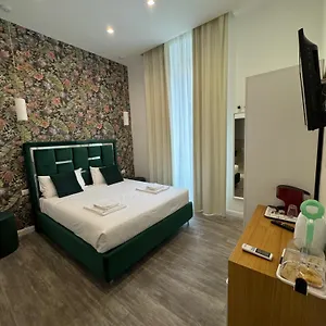 https://eden-luxury-suites.it-romehotels.com